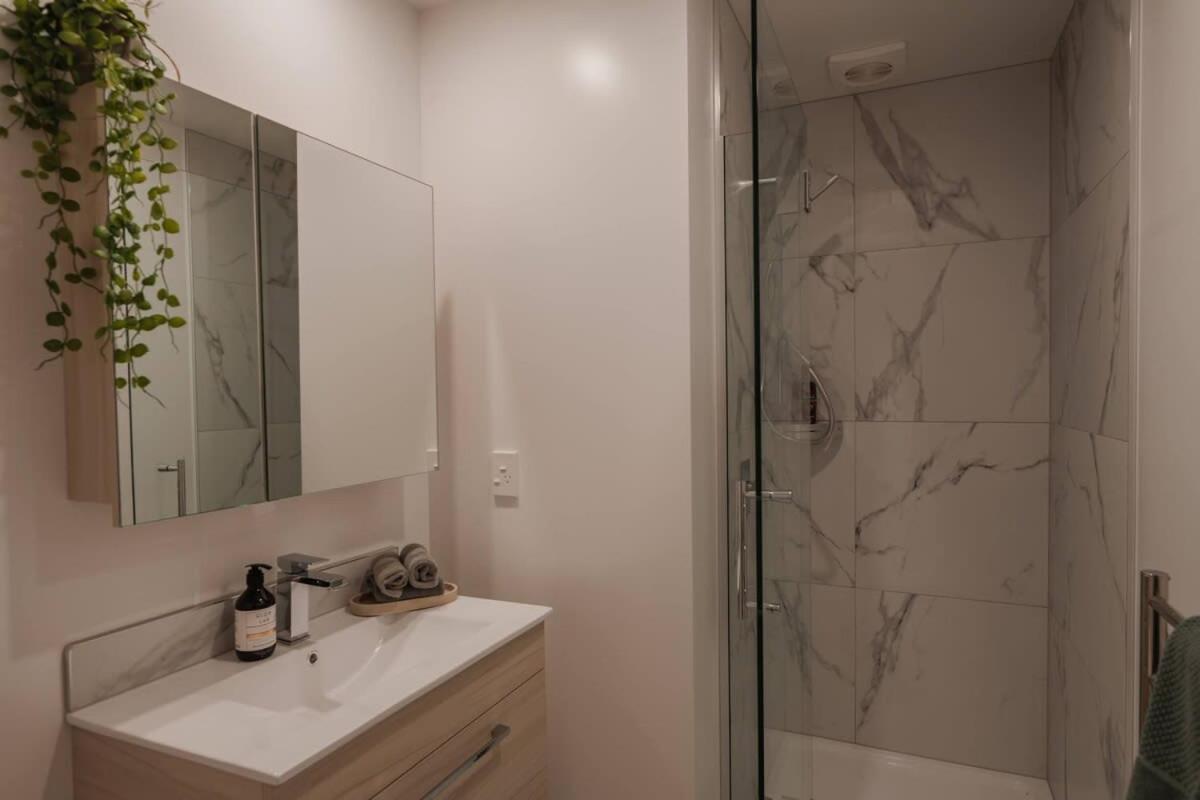 Casino Luxury Suite City Centre - Sleeps 5 Christchurch Exterior foto